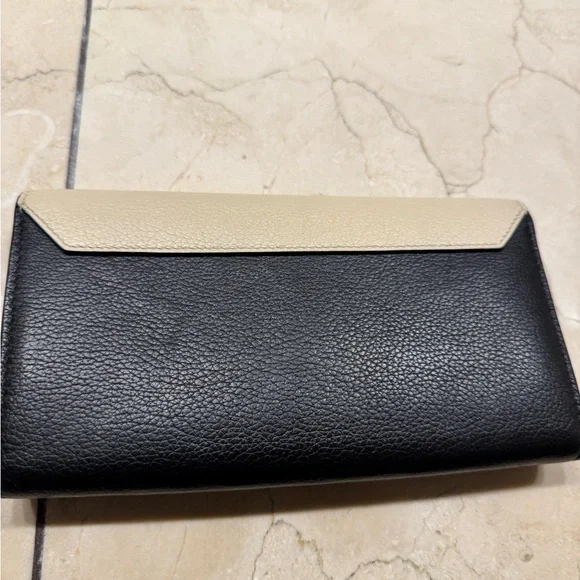 Louis Vuitton Beige and Black Wallet - Picture 4 of 6
